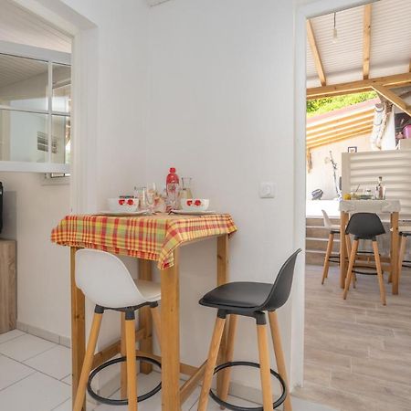 Appartamento Heliconia - Appt Avec Piscine Partagee Saint-Pierre Esterno foto