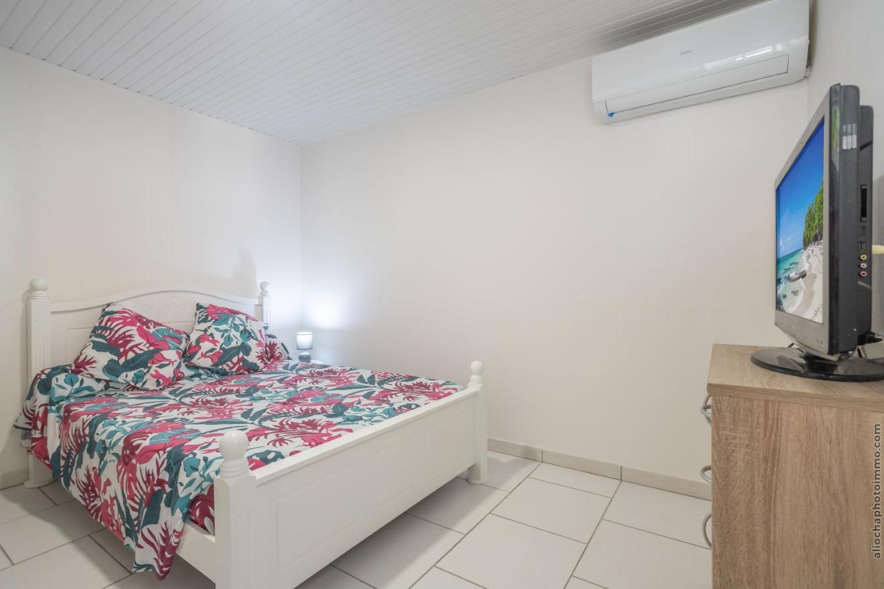 Appartamento Heliconia - Appt Avec Piscine Partagee Saint-Pierre Esterno foto